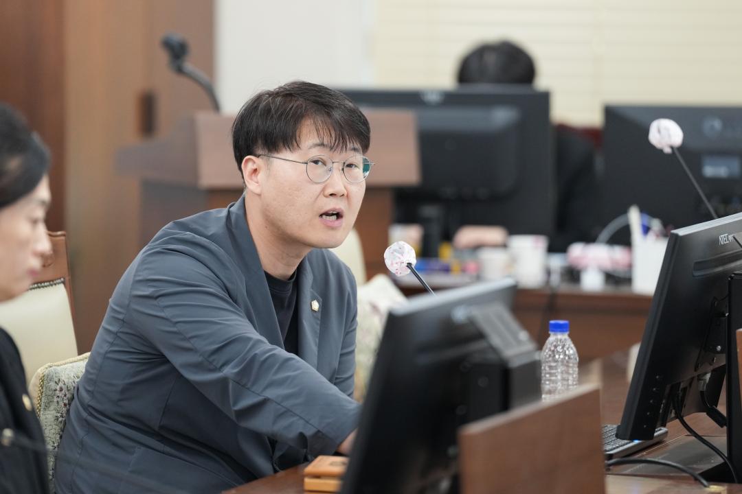 '제277회 정례회 의회운영위원회 행정사무감사' 게시글의 사진(6) 'JN109519.jpg'