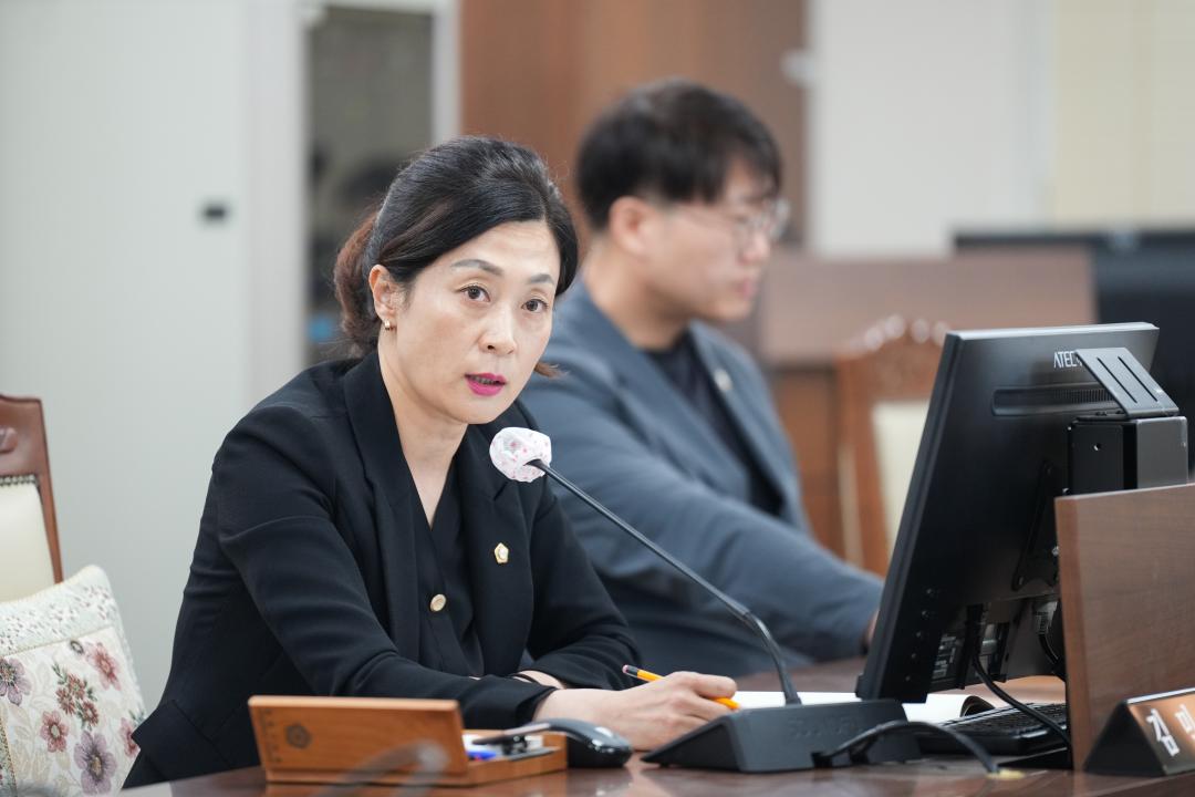 '제277회 정례회 의회운영위원회 행정사무감사' 게시글의 사진(8) 'JN108862.jpg'