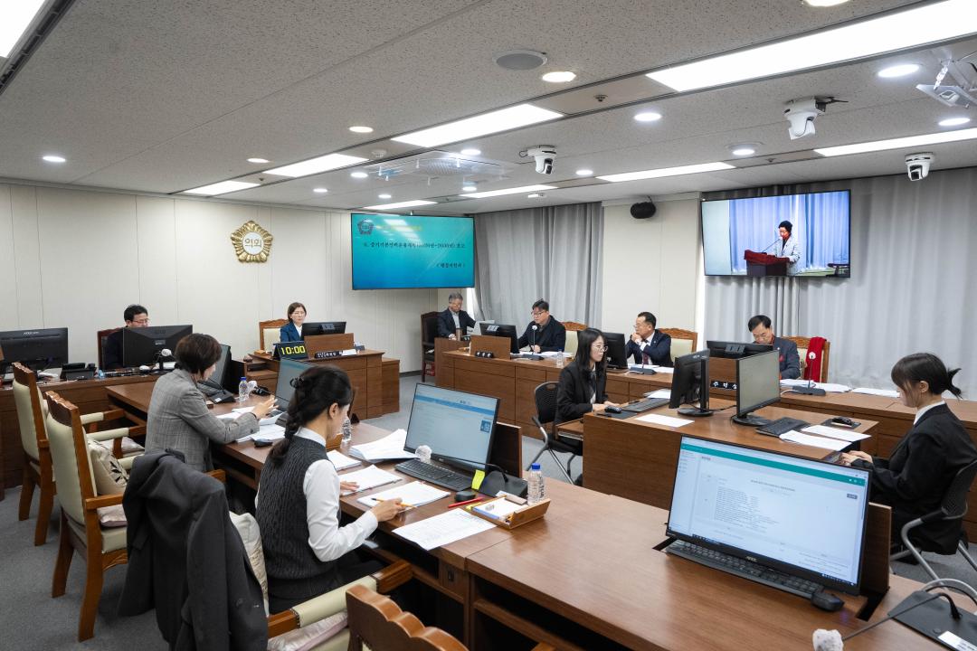 '제280회 정례회 행정재경위원회' 게시글의 사진(10) 'JN101250.jpg'
